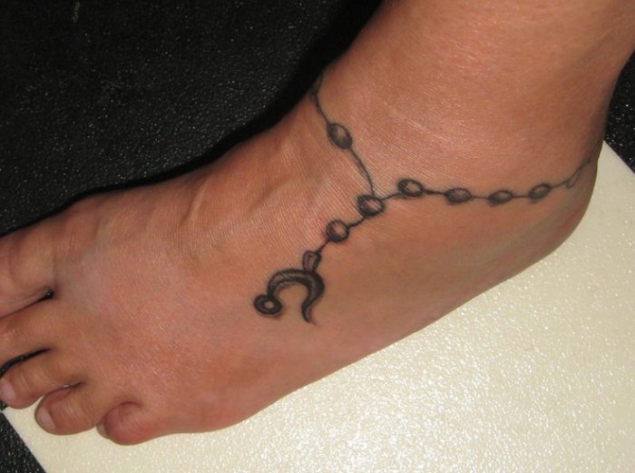 40 Stylish Ankle Bracelet Tattoo Ideas for a Graceful Look
