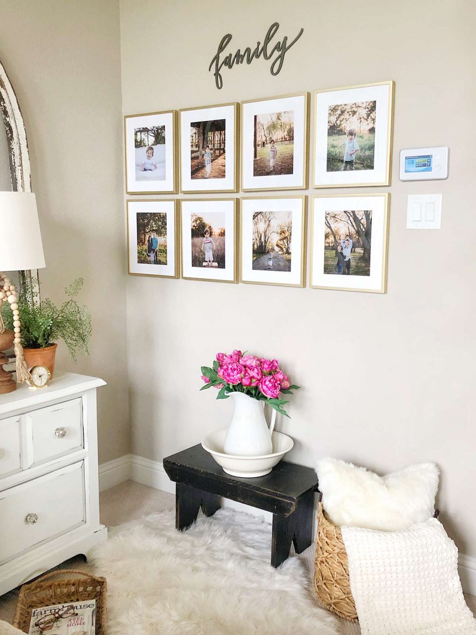 Making a House Feel Like Home: Family Picture Frame Inspiration
